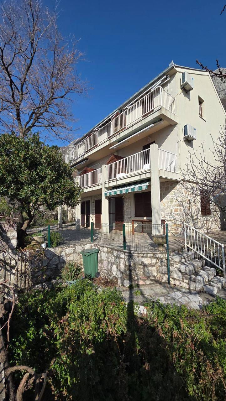 House for rent by the sea in Blizikuchi, Lisicici area