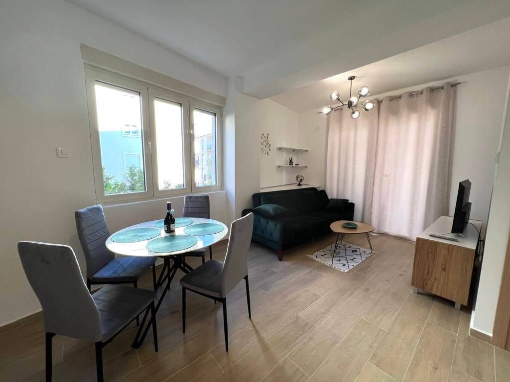 Apartment for rent with 1 bedroom in Budva, near the Idila Hotel