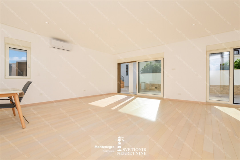 Prodajem Stan-Apartman, Igalo