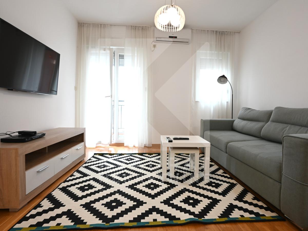 Izdavanje, Jednosoban stan, Podgorica, Stari Aerodrom, 43m2