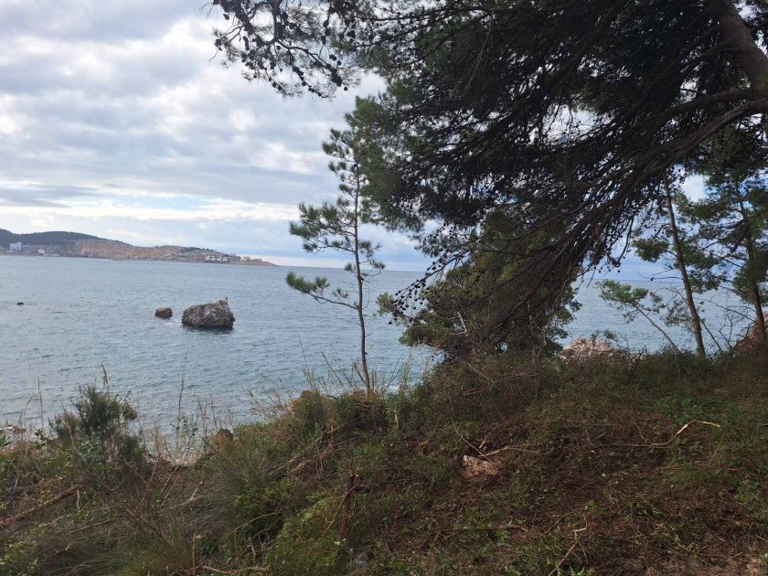Prodajem zemljište pored mora Bar