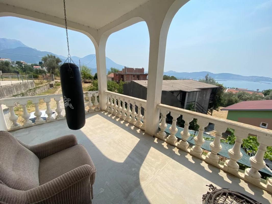 House in Susanj, 220 m²