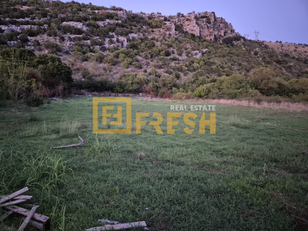 Plac, 3300m2, Mareza, Izdavanje