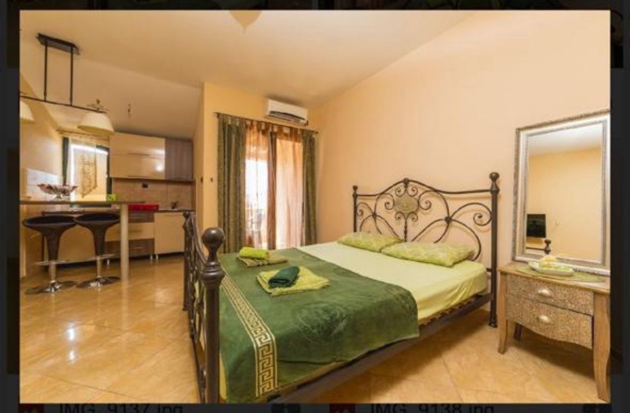 Iznajmljujem Kuću, Dubovica