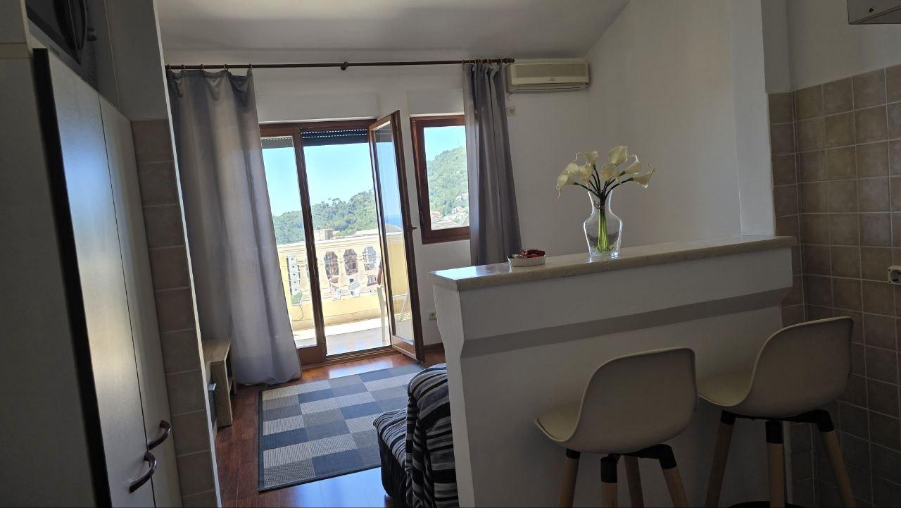 Apartment in Petrovac, 34 m²