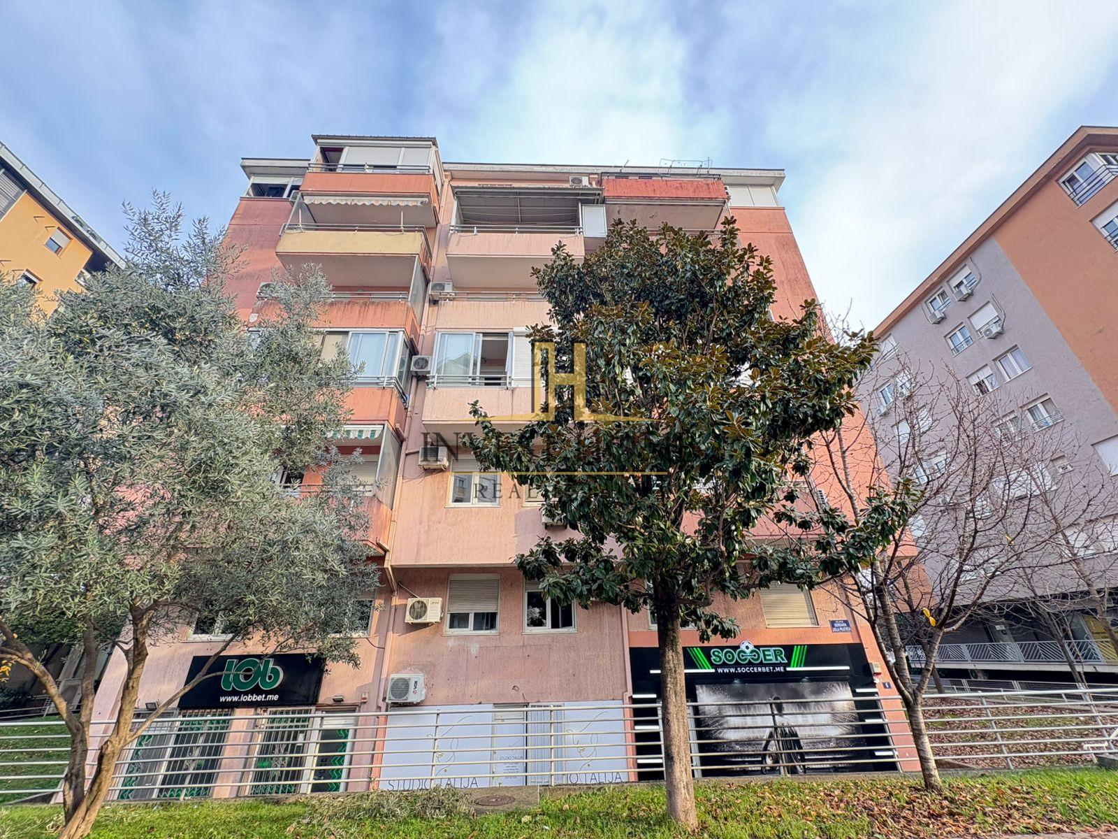 Jednosoban stan, Preko Morače, 63m2