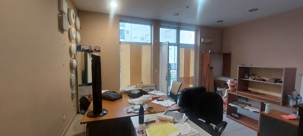 Prodajem Poslovni Prostor, Zabjelo