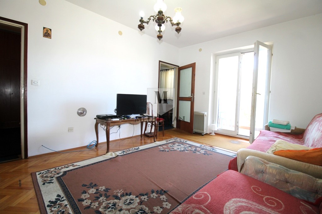 Prodajem Stan-Apartman, Topla