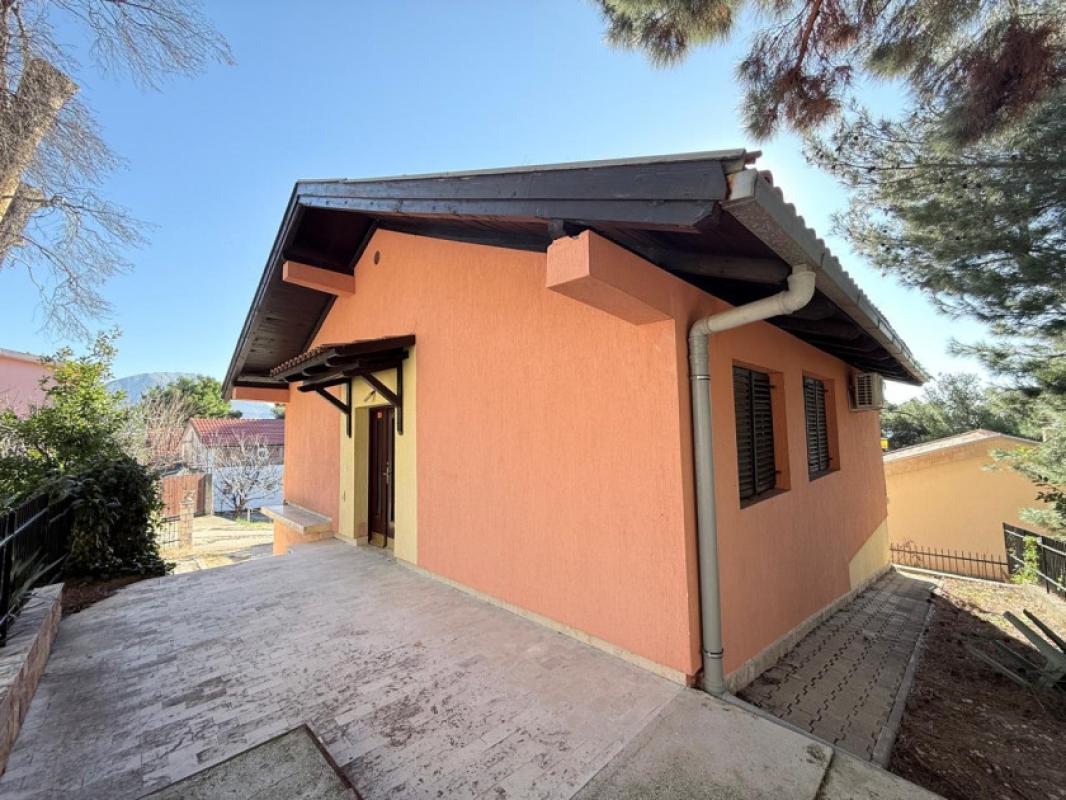 House in Bar, 130 m²