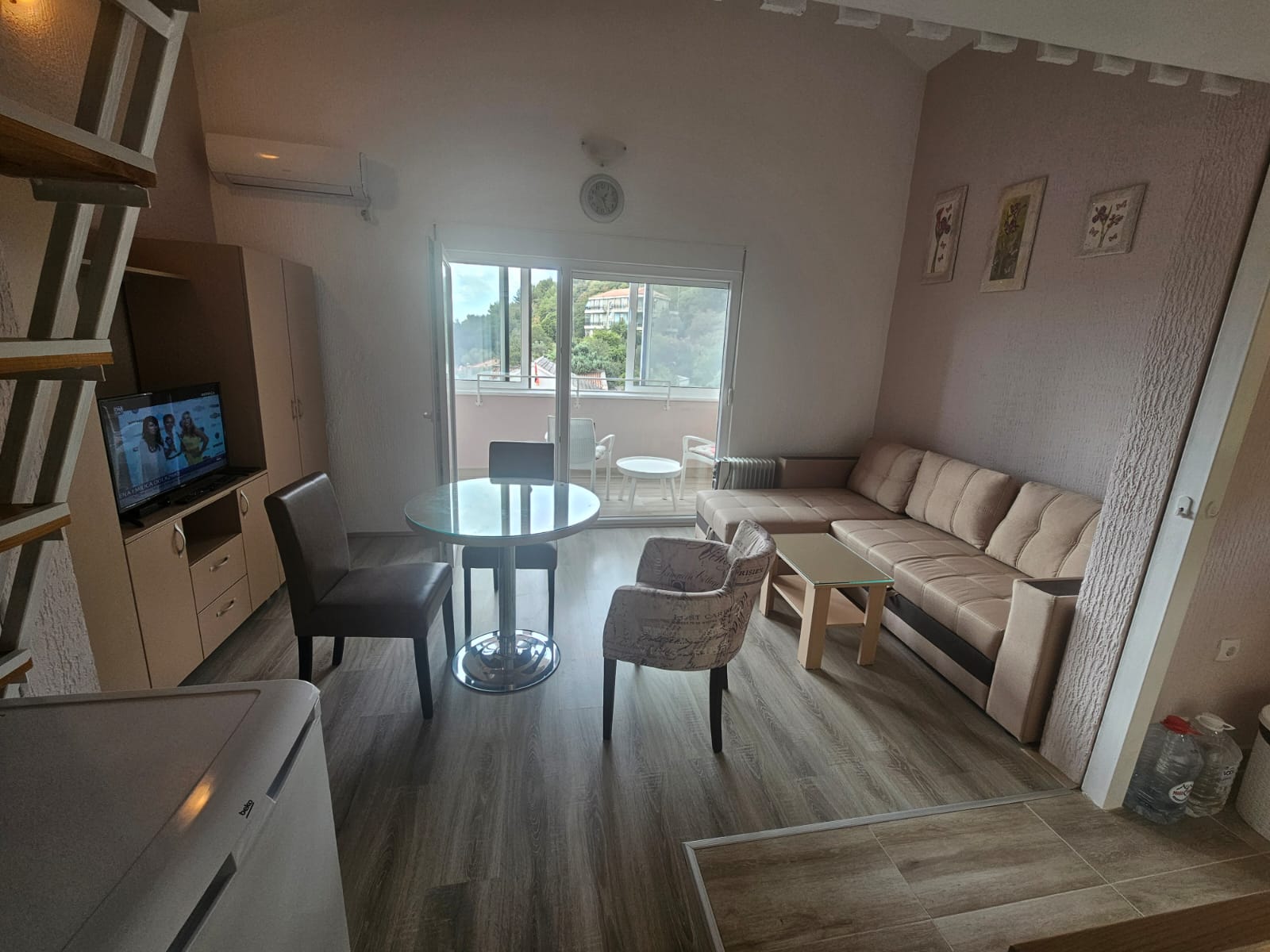 Prodajem Stan-Apartman, Bečići