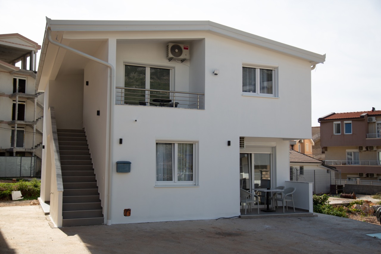 House in Dobra Voda, 150 m²