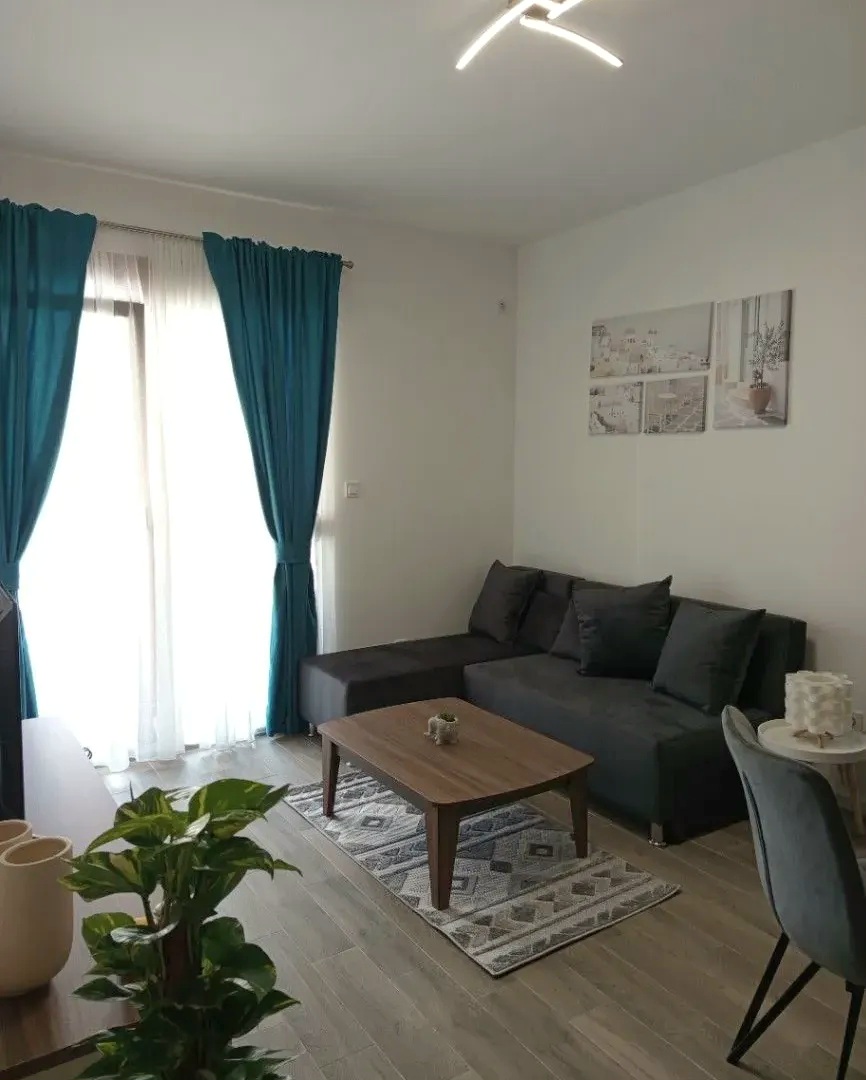 Iznajmljujem Stan-Apartman, Radanovići