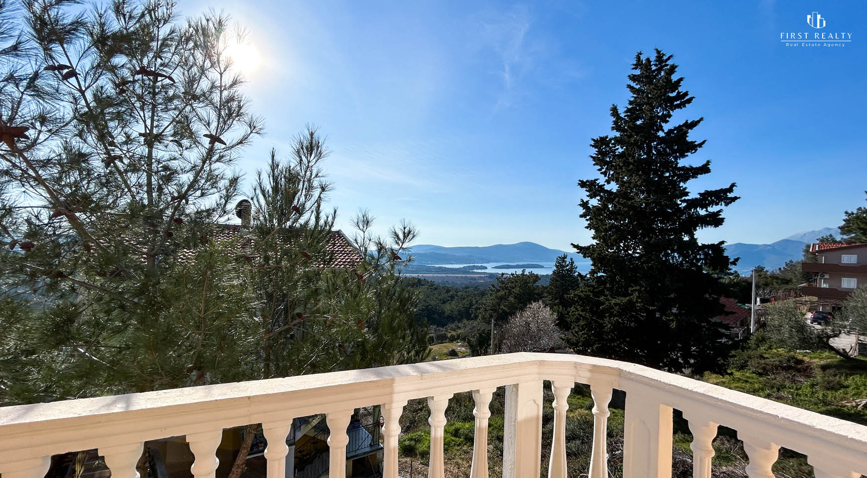 Apartments in a new complex with panoramic views of the Tivat Bay