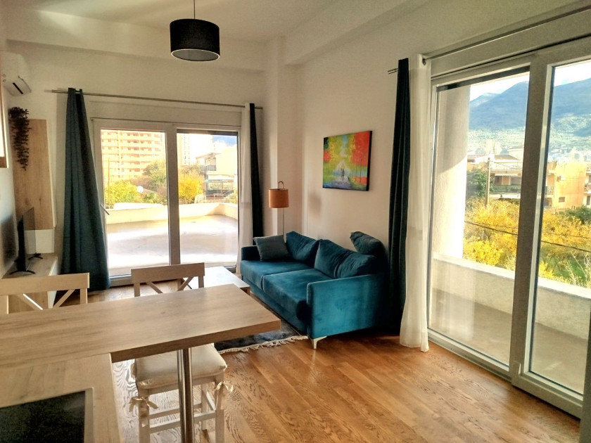 Apartment For Sale, Bar