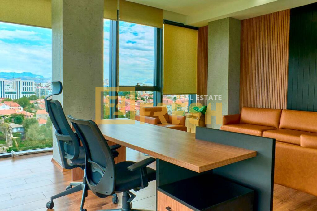 Poslovni prostor, 250m2, Preko Morače, Izdavanje