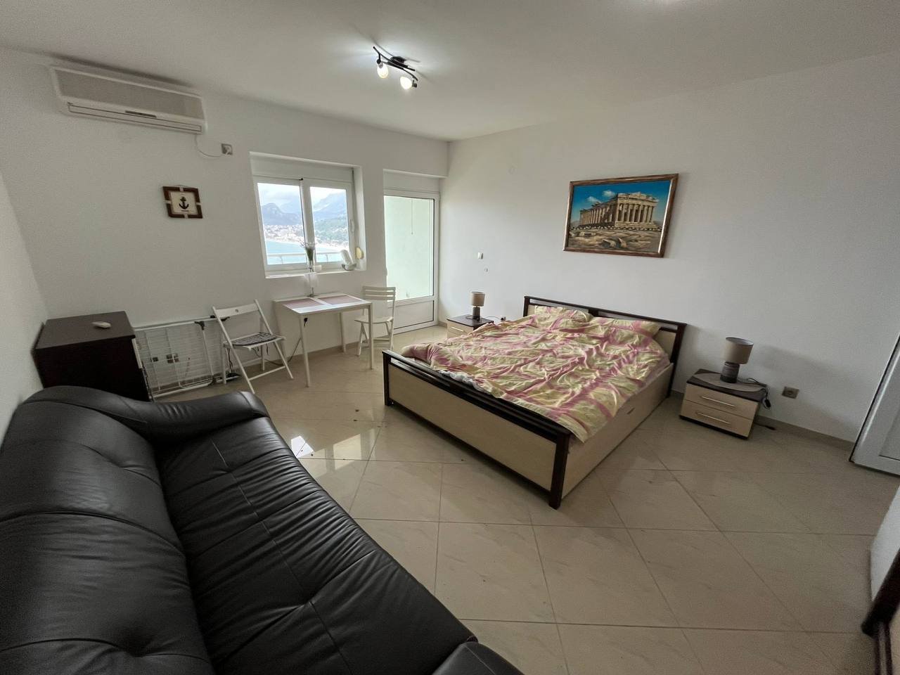 Iznajmljujem Stan-Apartman, Ratac