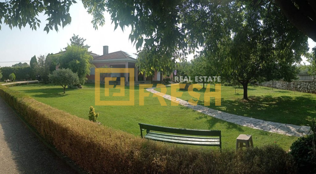 House, 423m2 on a plot of 2,200m2, Donja Gorica, Sale