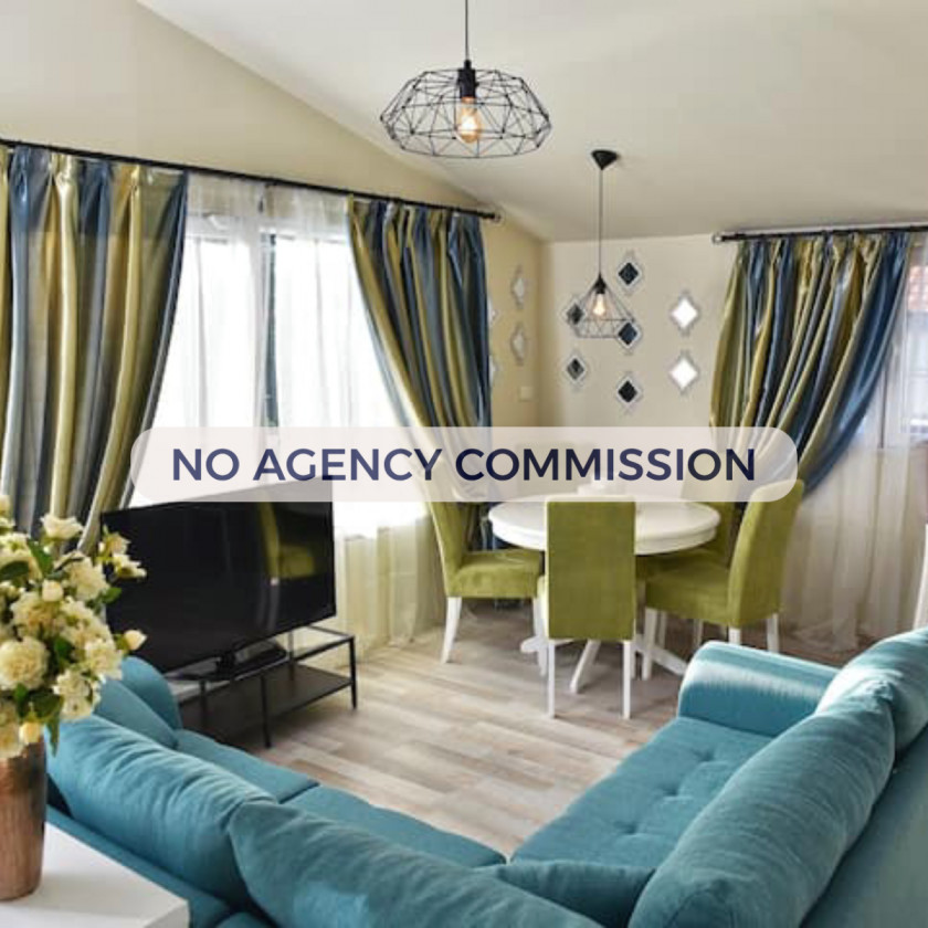 Premium stan na 2. spratu (do 7 osoba) sa pogledom na more i privatnim ulazom