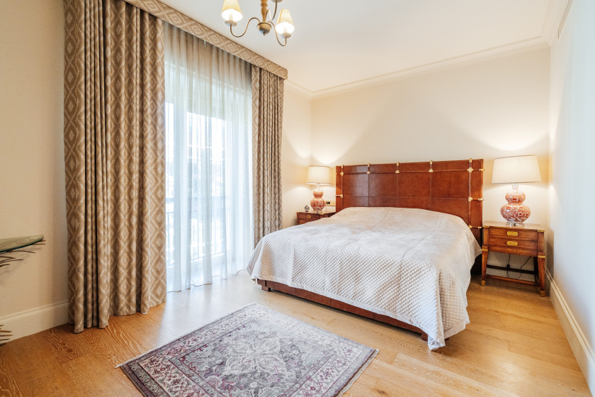 Renovated 140 m² 2-bedroom apartment with marina view, Porto Montenegro