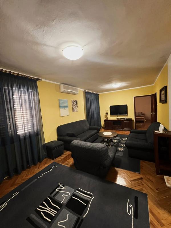 Apartment in Sutomore, 105 m²