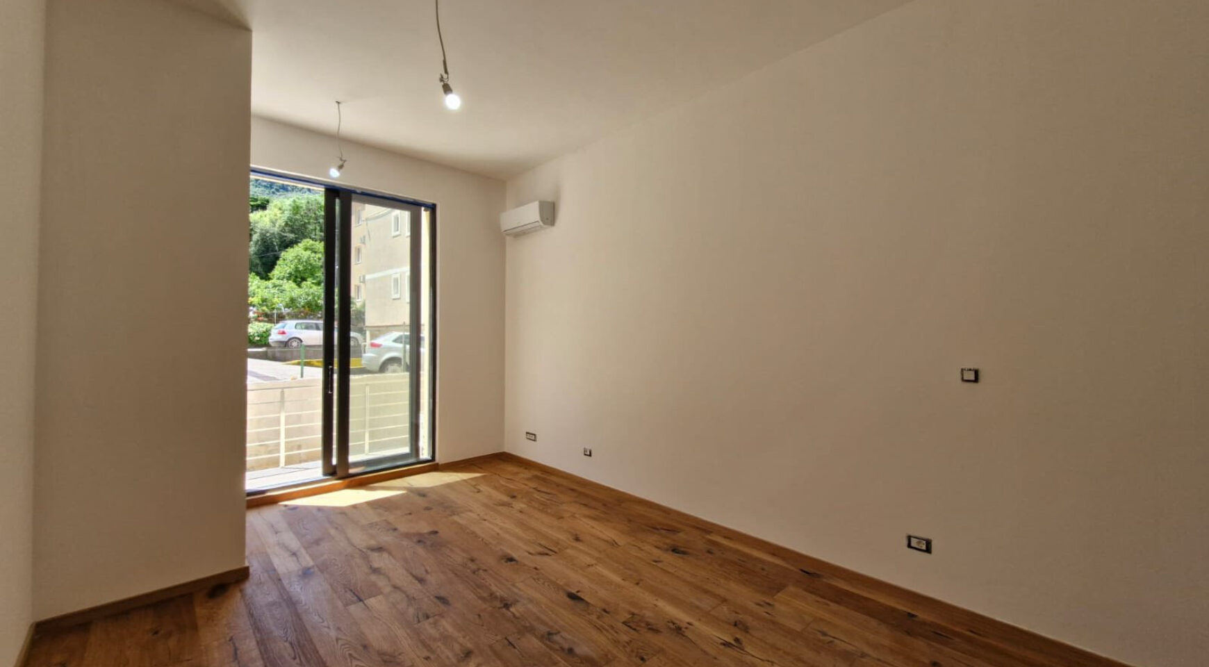 Studio in a modern complex, Kotor