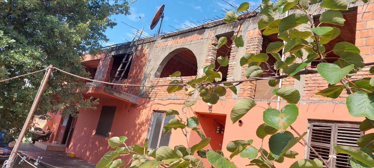 House in Bar, 500 m²