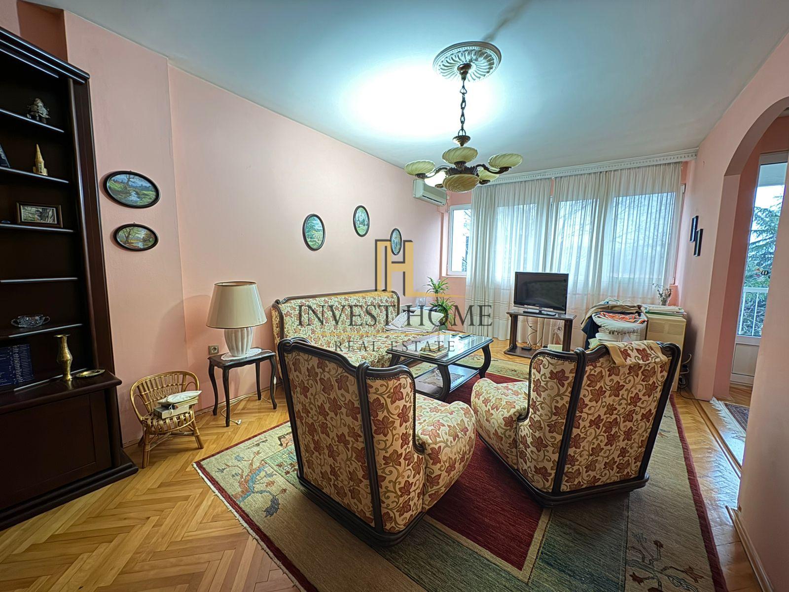 Trosoban stan, Pejton, 93m2