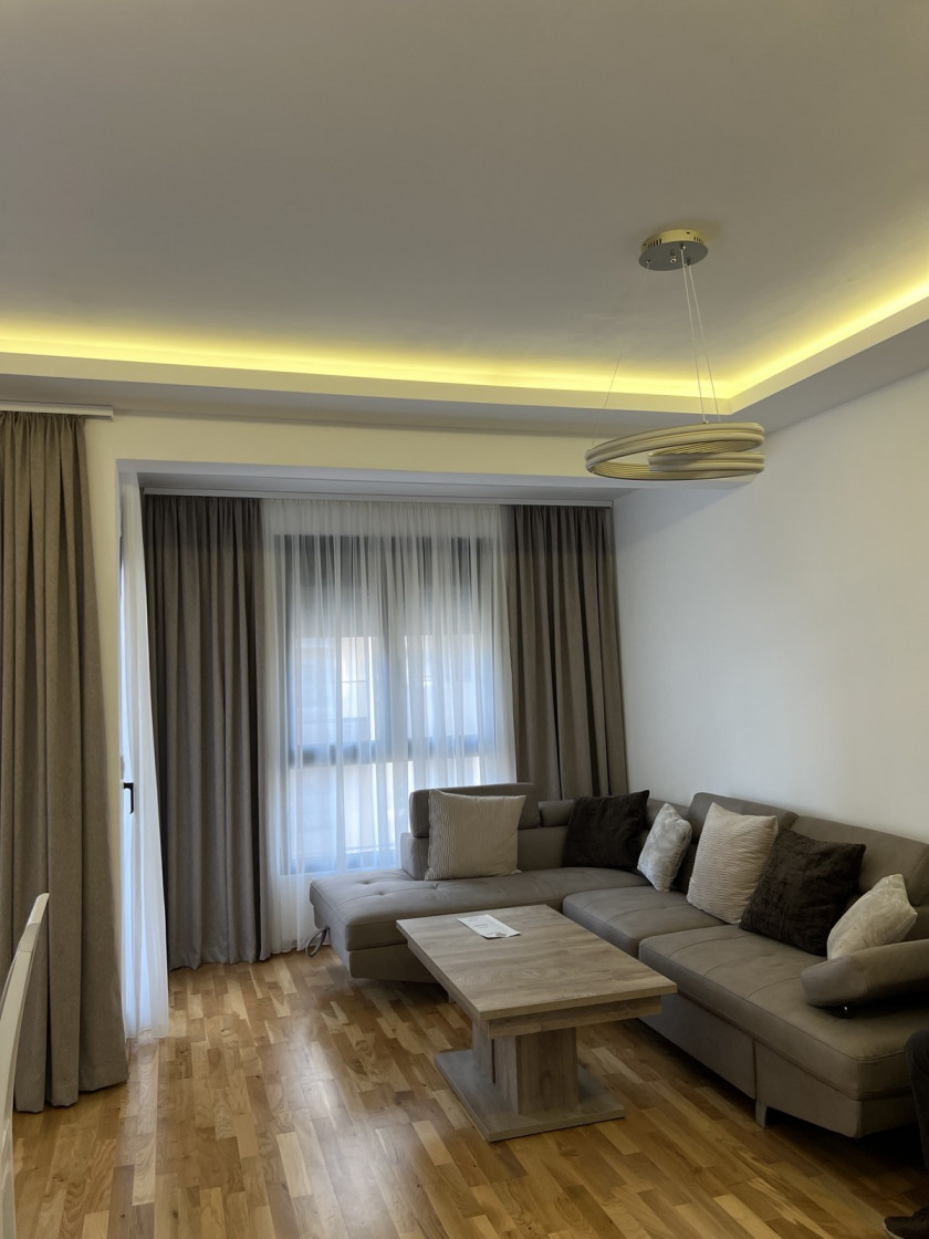 Iznajmljujem Stan-Apartman, Bar