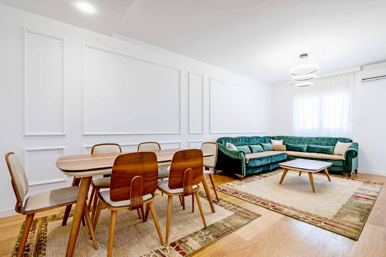 Prodajem Stan-Apartman, Bar Centar