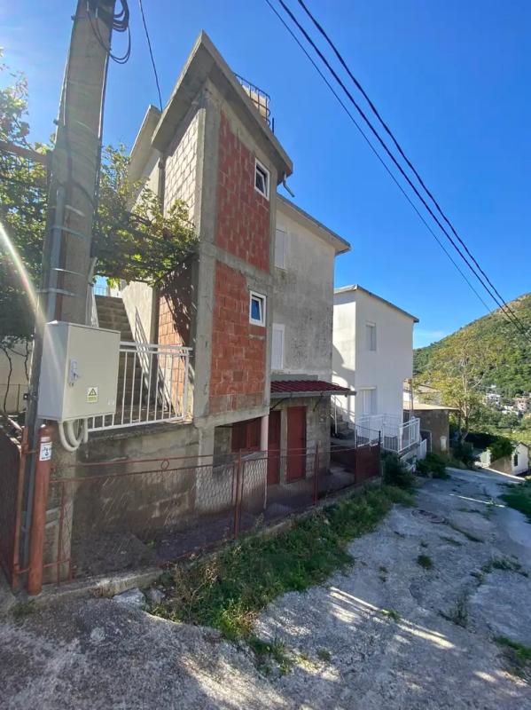 House in Sutomore, 74 m²