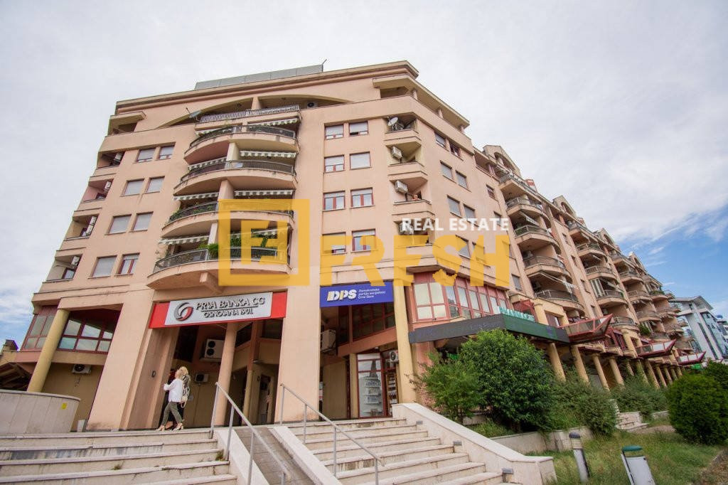 Poslovni prostor, 412m2, Preko Morače, Izdavanje