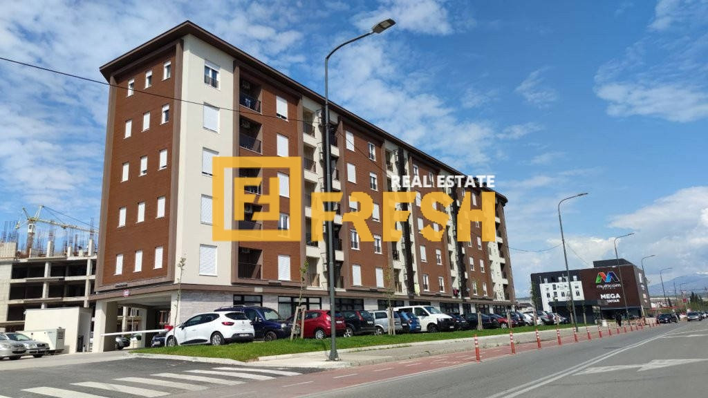 Poslovni prostor, 210m2, Zabjelo, Izdavanje