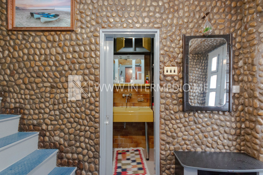 Authentic Stone House Just 350 Meters from the City Center
