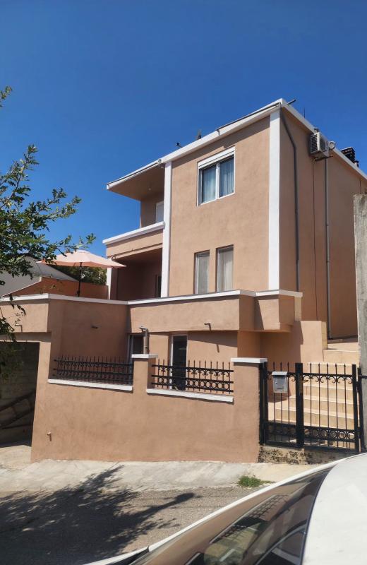 House in Dzherana, 120 m²