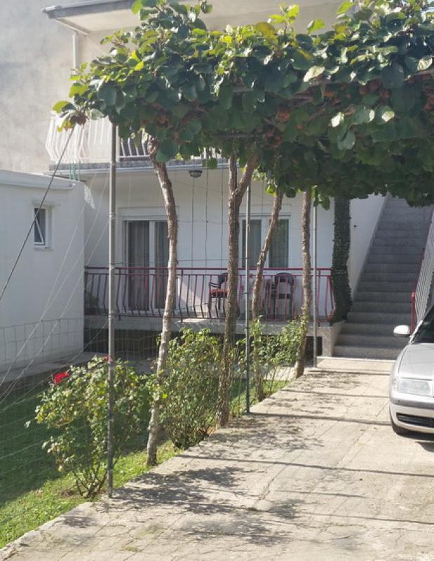 Apartment in Igalo, 91 m²