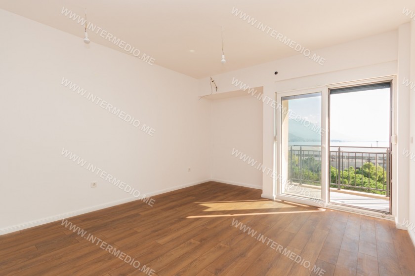 For sale, two bedroom apartment, 58m2, Bijela, Herceg Novi