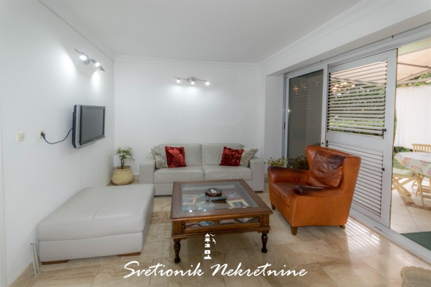 Prodajem Stan-Apartman, Savina