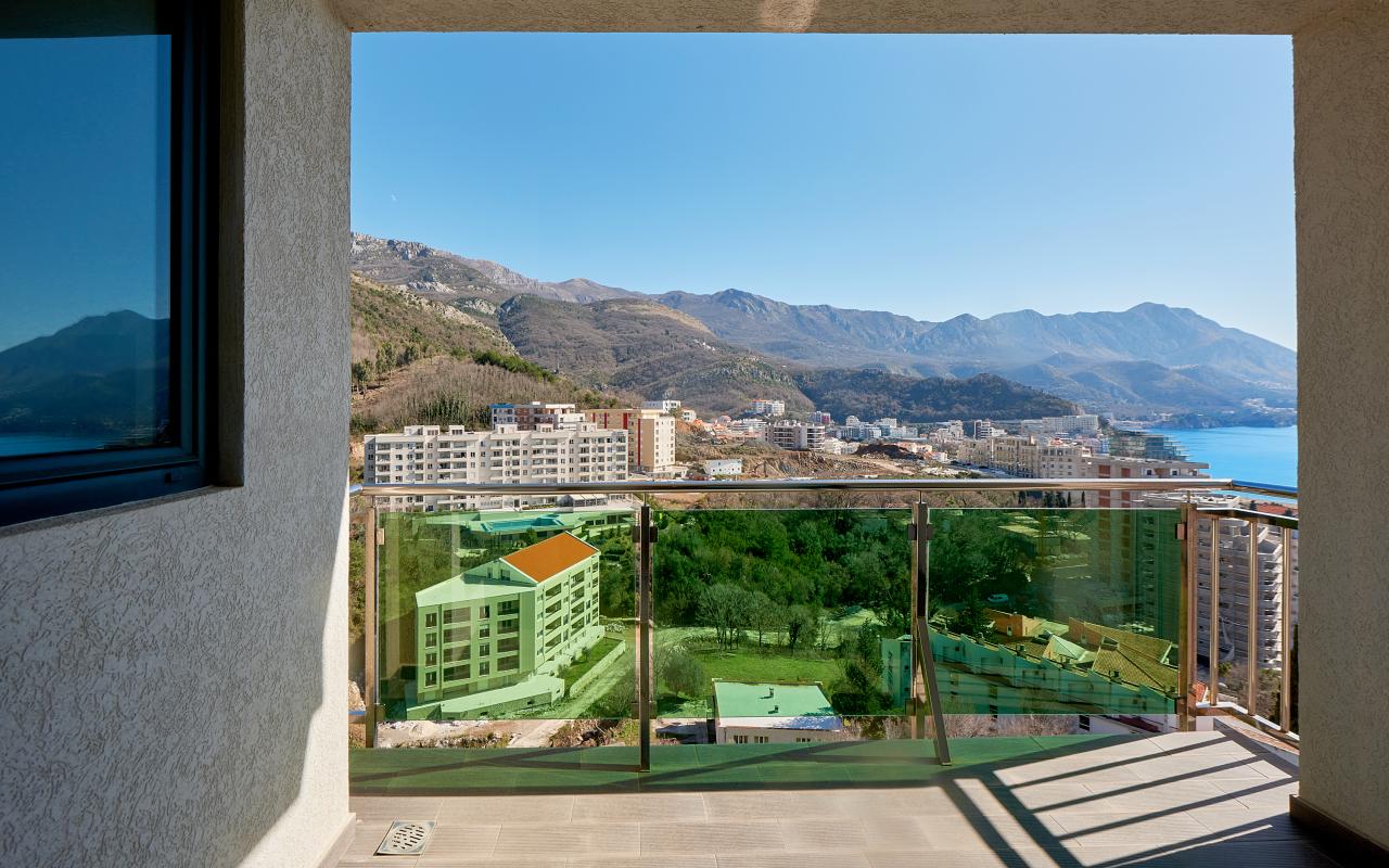 Apartment in Becici, 51 m²