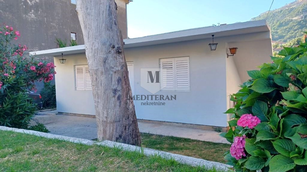 Prodajem Kuću, Podi