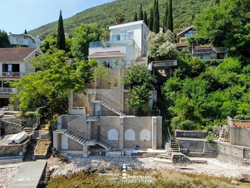 Prodajem Kuću, Njivice