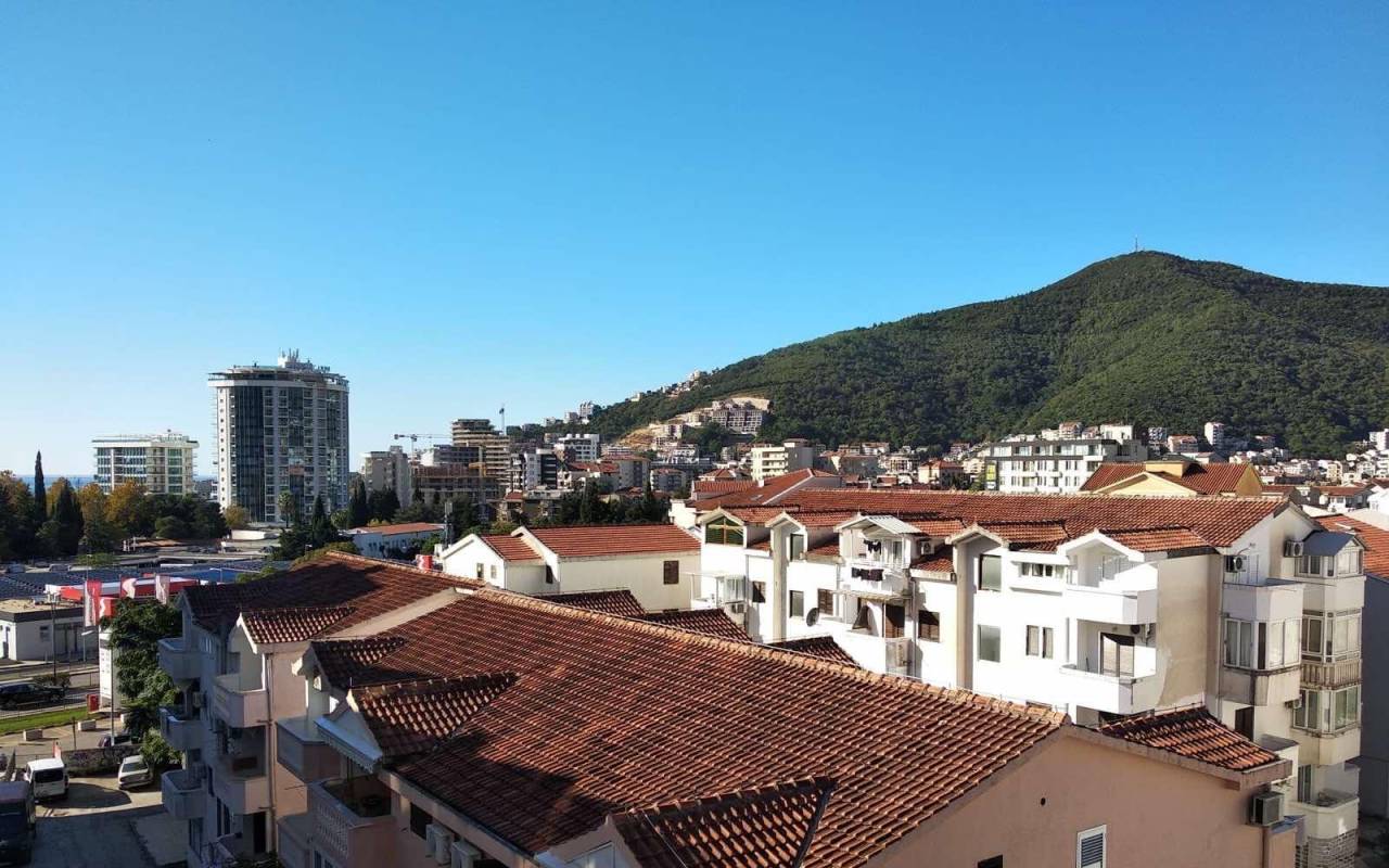 Apartment in Budva, 85 m²