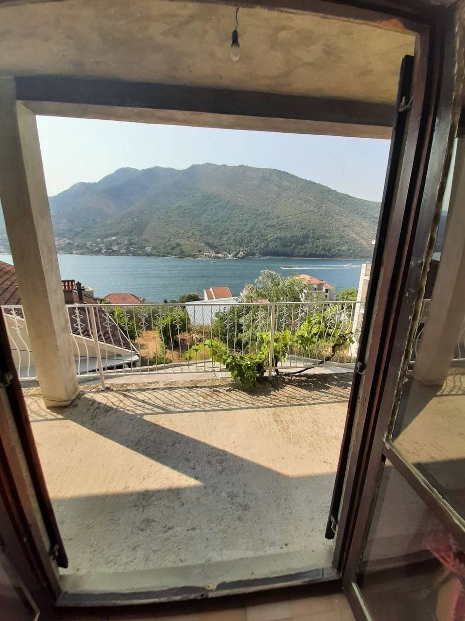 House For Sale, Lepetane