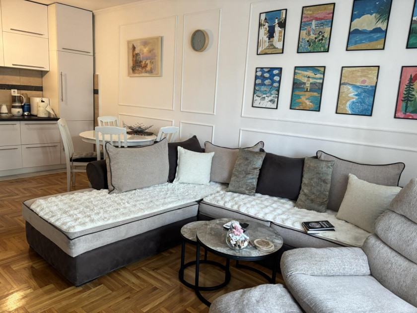 Iznajmljujem Stan-Apartman, Krivi Most