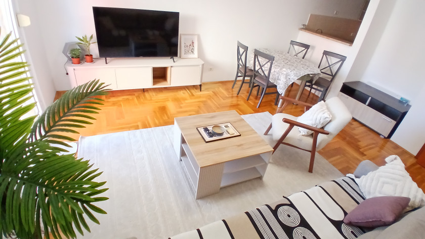 Iznajmljujem Stan-Apartman, Vezirov Most