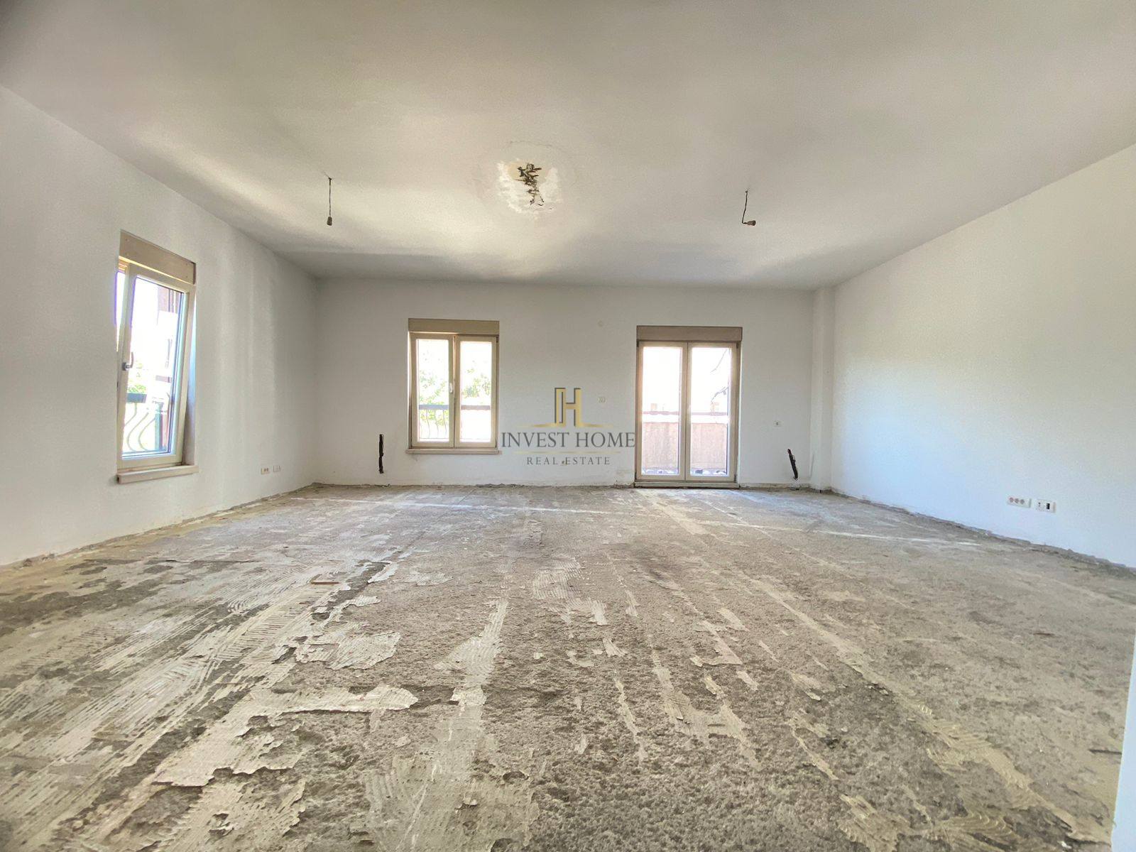 Trosoban stan, Momišići, 112m2