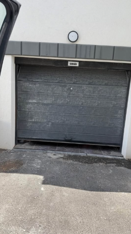 Commercial property in Dobra Voda, 28 m²