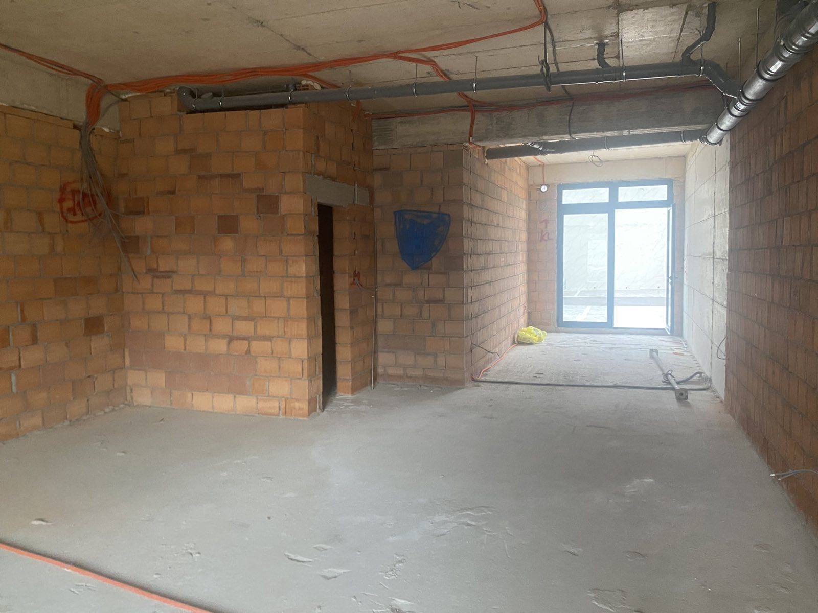 Iznajmljujem Poslovni Prostor, Šušanj