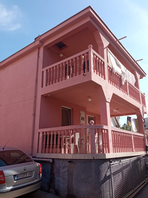 Prodajem Kuću, Dobre Vode