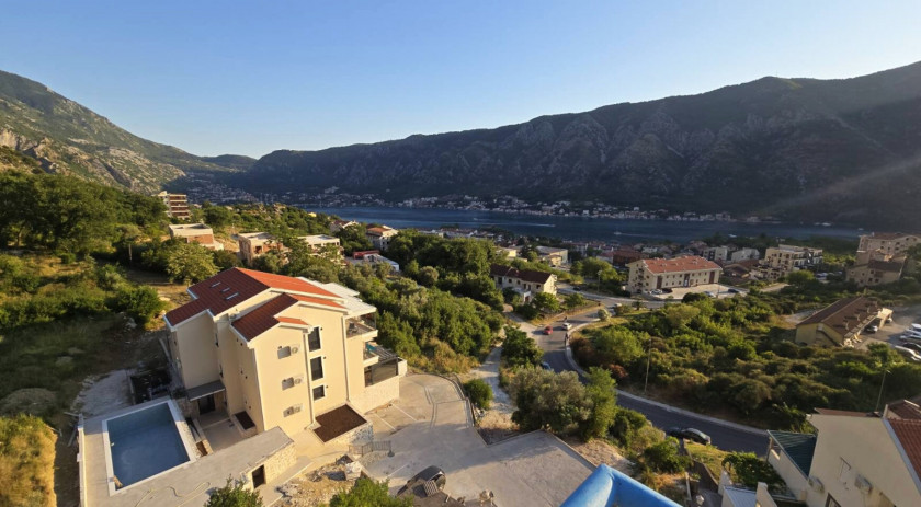 Duplex apartment with panoramic sea view, Dobrota