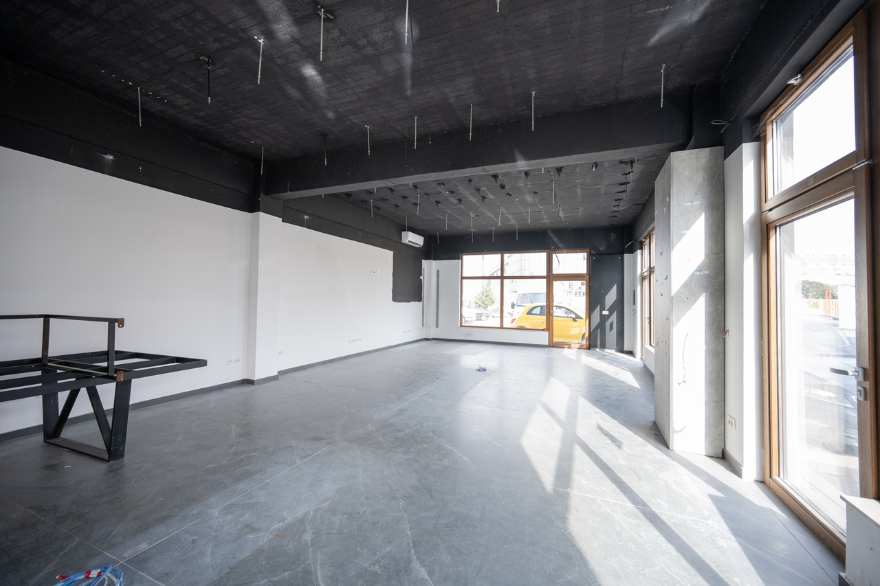 Poslovni prostor, 371m2, Stari Aerodrom, Izdavanje